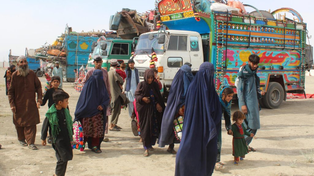 Women's Freedom Movement Demands End to Afghan Refugee Detentions in Pakistan, Calls for Global Action