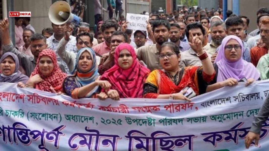 Bangladesh’s Muhammad Yunus-Led Govt Faces Growing Unrest Over New Service Law