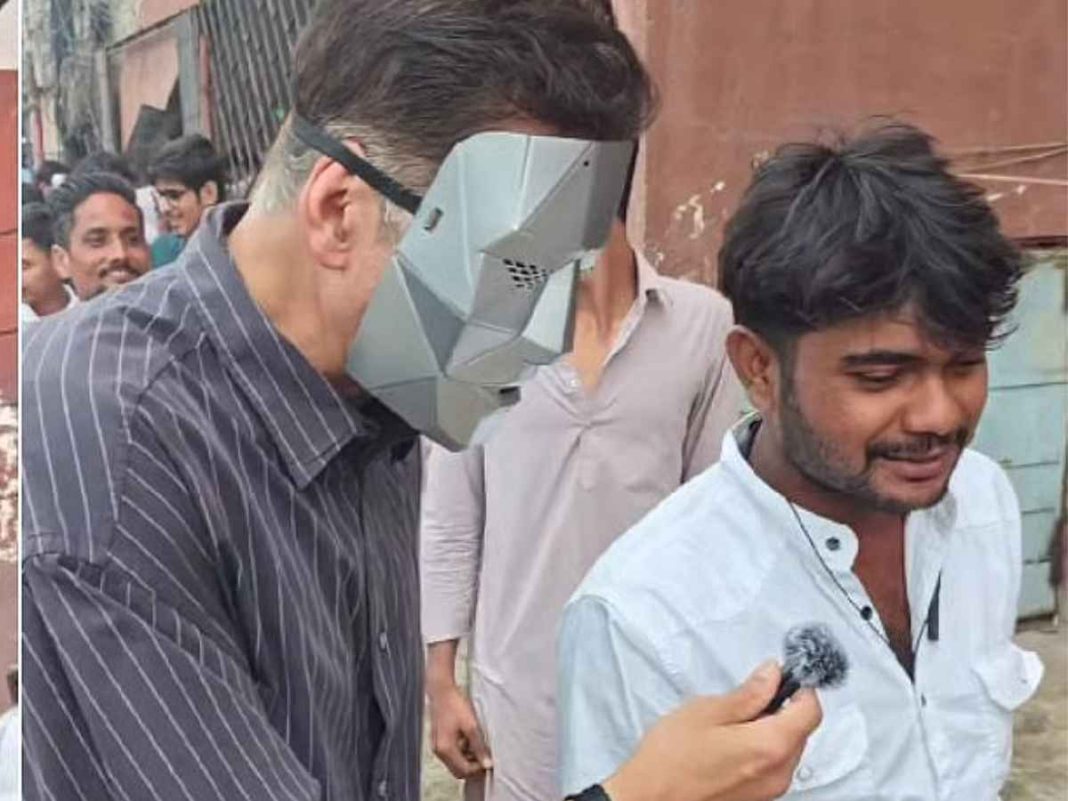 You Won’t Believe Who Was Behind the Mask at the Housefull 5 Screening! Watch