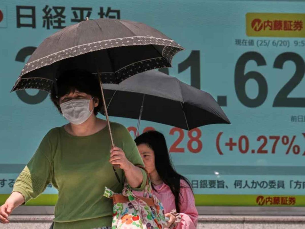 Asian Shares Mixed, Oil Gains As World Waits To See If US Will Join Israels War Against Iran