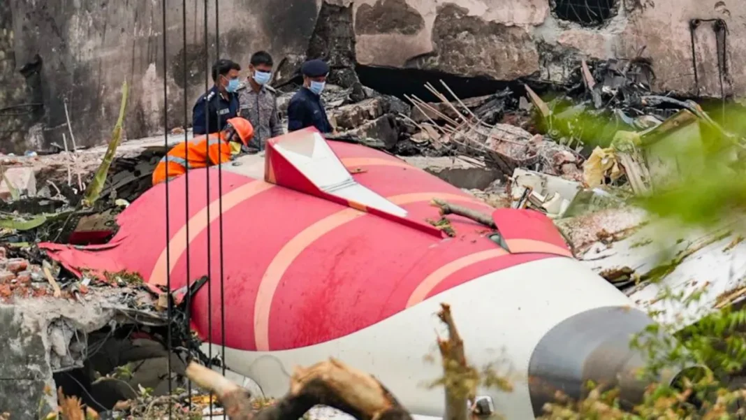 Did A Boeing 787 Software Glitch Cause Ahmedabad Crash That Killed 274?