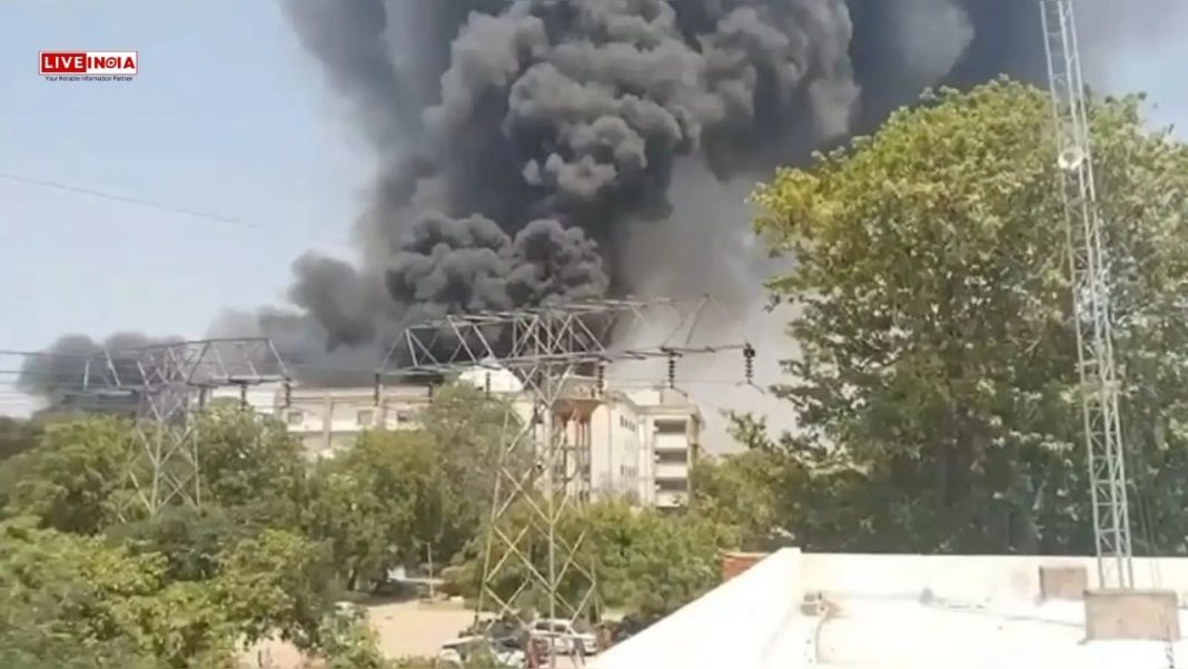 Miraculous Escape? Surviving Passenger Walks After Jumping from Crashed Ahmedabad Plane – Watch!