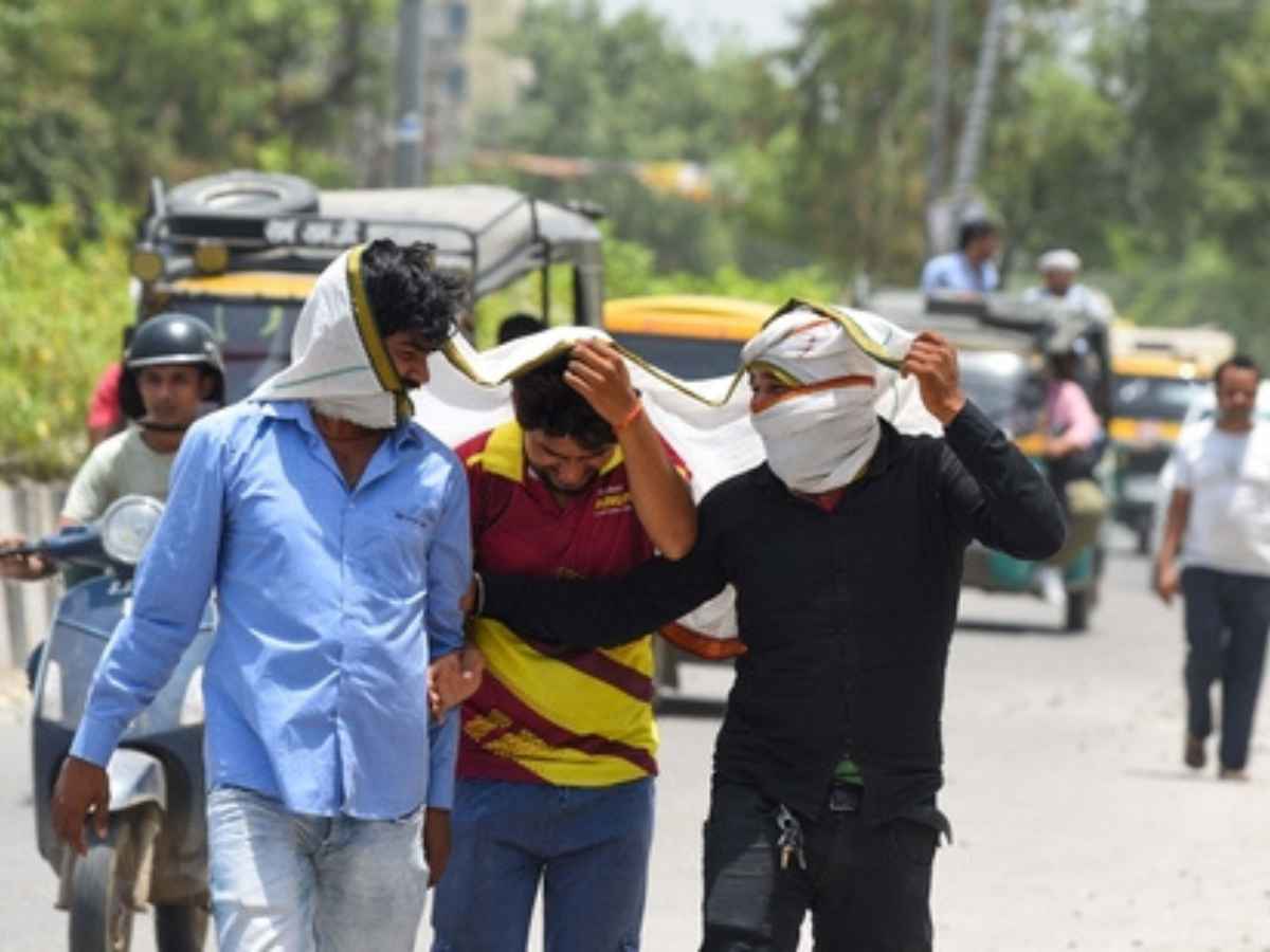 Delhi Temperature today: How Hot Will It Get?