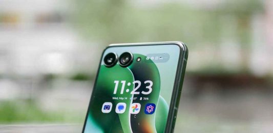 Wait Before Buying! Major Phones Coming July 2025 Foldable phones