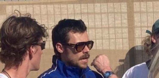 Who’s the Woman Kissing Harry Styles at Glastonbury? Internet Wants to Know!