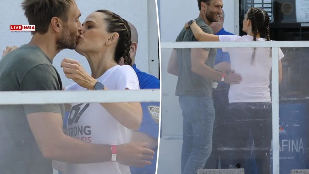 Jennifer Garner Shares Kiss With Boyfriend John Miller at Santa Monica Charity Event-Pics Inside