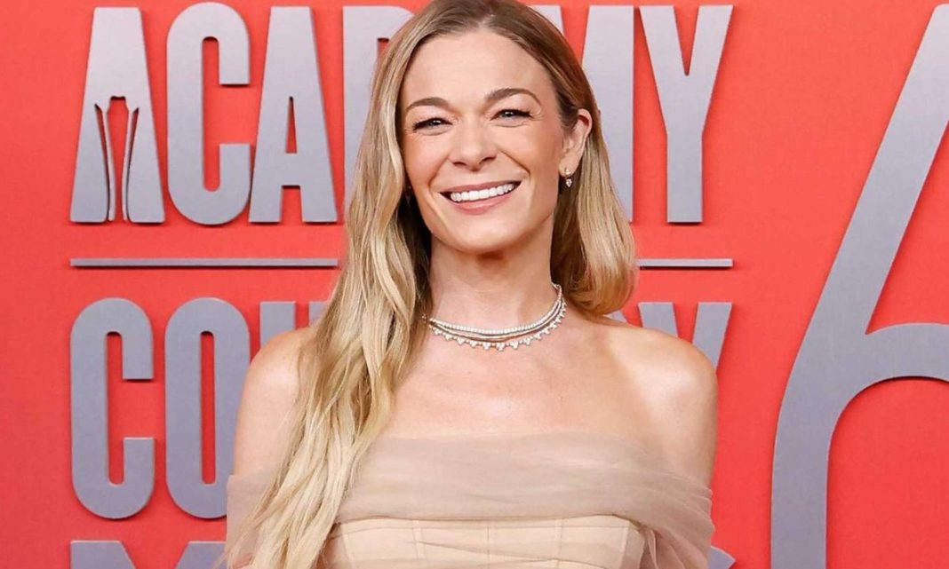 LeAnn Rimes Loses Her Teeth Mid-Song—Guess What She Did Next?