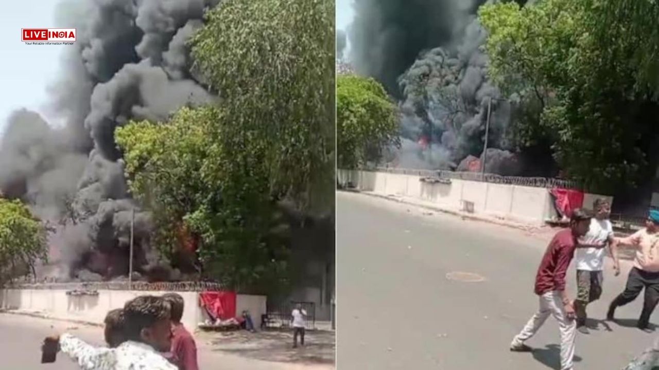 New Visuals of Lone Survivor Vishwash Kumar Ramesh Emerging Out of Burning Wreckage: Watch Shocking Video