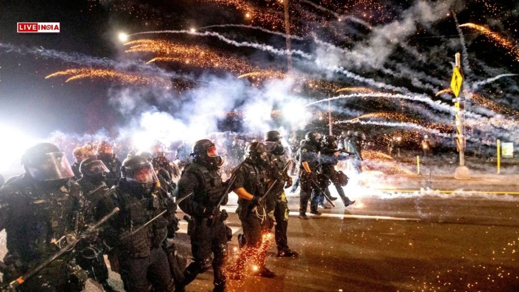 BIG BREAKING! Riots in U.S.'s Portland: ICE Facility Breached in Violent Riot; Officers Injured by Fireworks, Explosives and Grenades