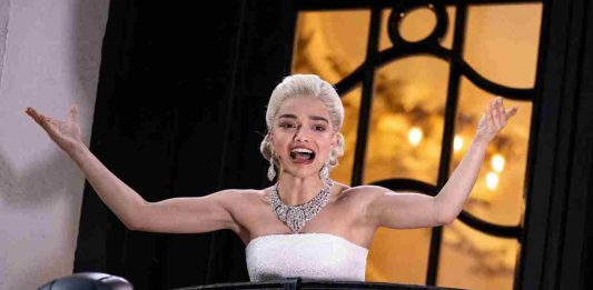 Rachel Zegler Rejects “Victim Mindset” Amid Online Scrutiny and Outspoken Activism