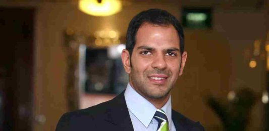 Billionaire Sunjay Kapur’s Wealth Exceeds Shah Rukh Khan and Kapoor Family Combined
