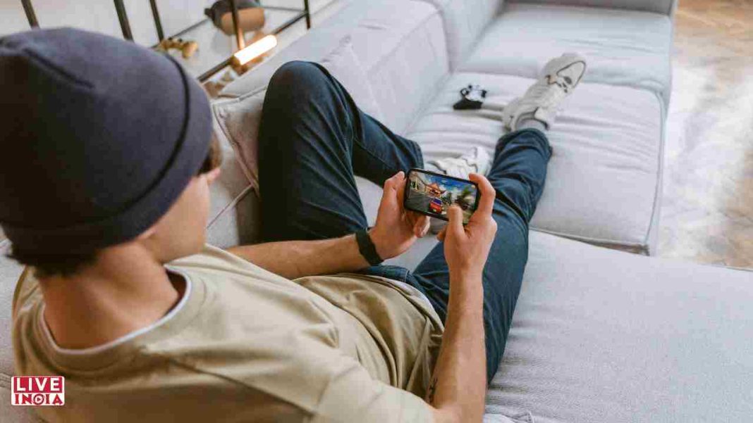 5 Fun Ways to Pass Time While Traveling