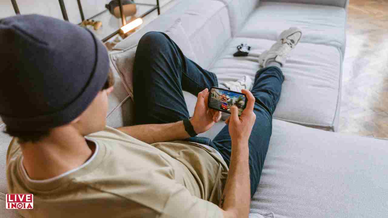 5 Fun Ways to Pass Time While Traveling