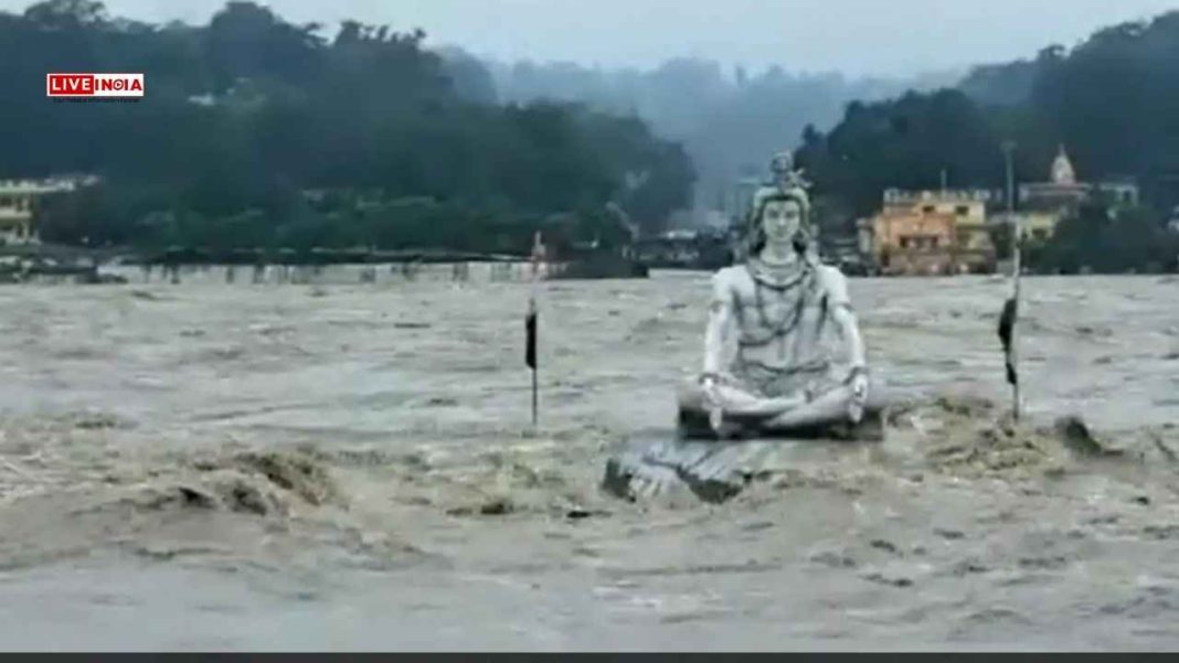 Char Dham Yatra Suspended Amid Heavy Rain Alert in Uttarakhand; Pilgrims Stranded in Haridwar