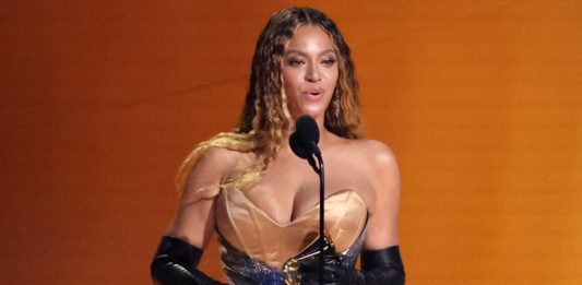 Did Beyoncé Just Save Her Own Show 30 Feet in the Air?