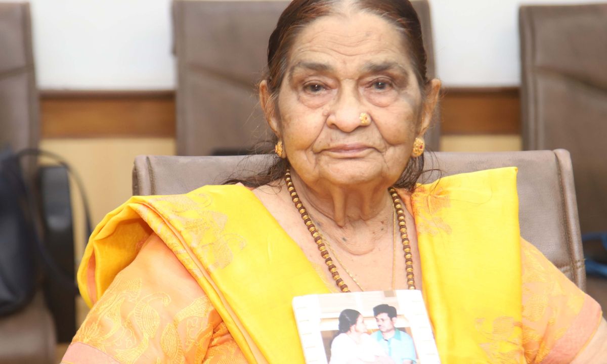 Can Stories Still Heal? Dr Krishna Saksena Thinks So in ‘Flowers Bloom’