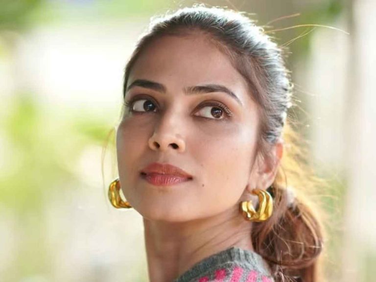 Mumbai Police Responds To Malavika Mohanan's Disturbing Local Train Incident
