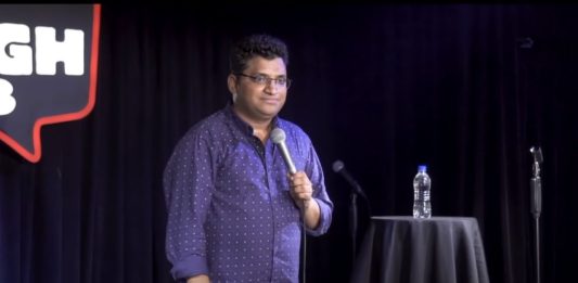 ‘Chalo Tum Hanuman Chalisa Padho Ab!’ – Comedian Gaurav Gupta Shocks Crowd With Bold Roast Of Pakistani Fan At US Show!