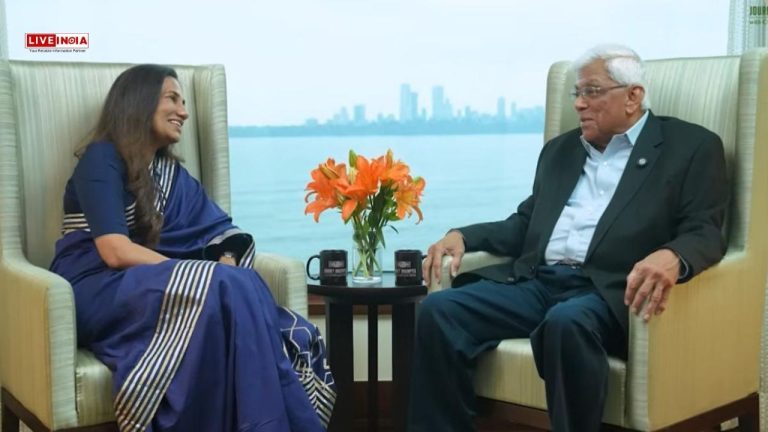 "Chanda Kochhar Had Once Proposed that ICICI, HDFC Bank....."Reveals Deepak Parekh