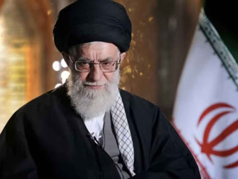 Iran Calls for Missile Strike on US Fleet, Closure of Strait of Hormuz Amid Tensions