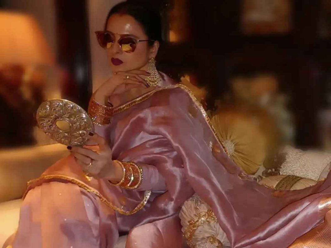 Bollywood Icon Rekha Wows Fans with Stunning Pink Banarasi Silk Saree, See Pictures!