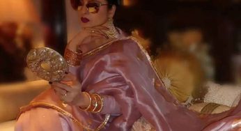 Bollywood Icon Rekha Wows Fans with Stunning Pink Banarasi Silk Saree, See Pictures!