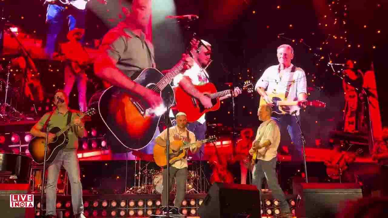 Bruce Springsteen Joins Zach Bryan Onstage in New Jersey