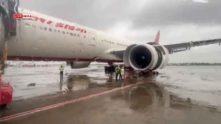 Delhi Weather Today: Rain, Thunderstorms Disrupt Traffic; Airlines Issue Advisory