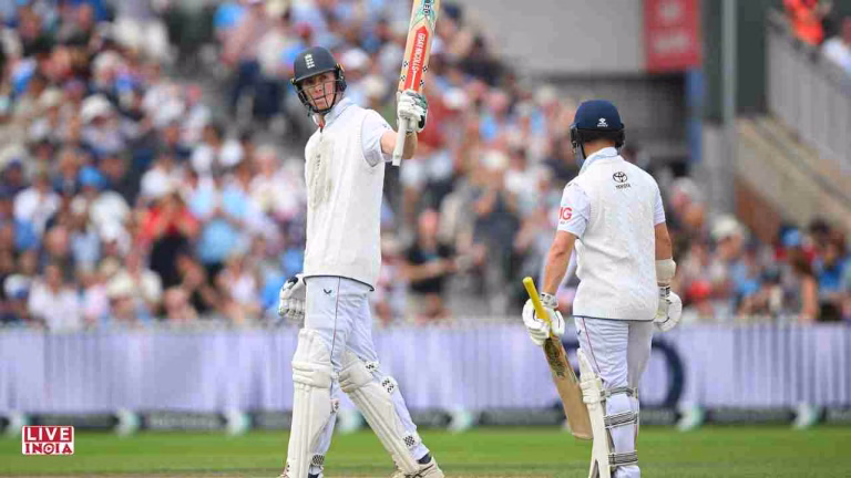 Duckett and Crawley Power England's Strong Reply on Day 2 in Manchester