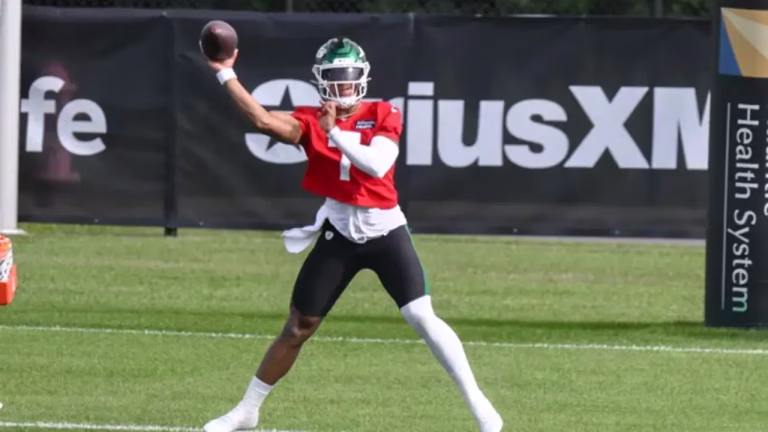 Jets QB Justin Fields Carted Off Practice Field With Apparent Lower Leg Injury