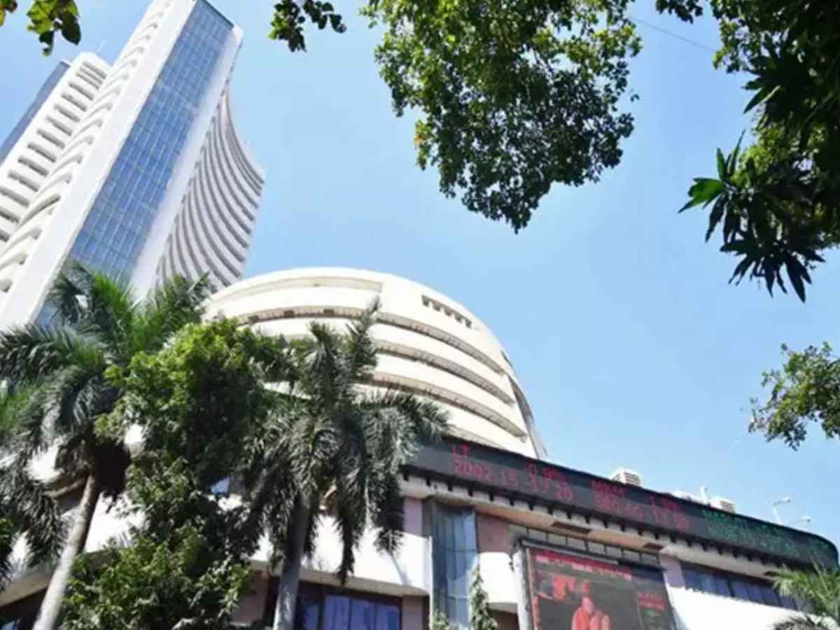 Stock Market LIVE Updates: Sensex Falls Over 100 Pts, Nifty Below 25,150; RIL, ICICI Bank Top Drags