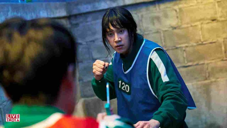 ‘Squid Game’ Star Park Sung-hoon Reflects on Playing Hyun-ju: “I Had a Thorough Understanding of What I Was Getting Into”