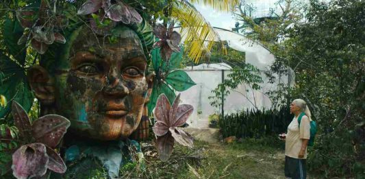 The Blue Trail: Gabriel Mascaro’s Dystopian Amazon Odyssey Challenges Ageism and Capitalist Utopias