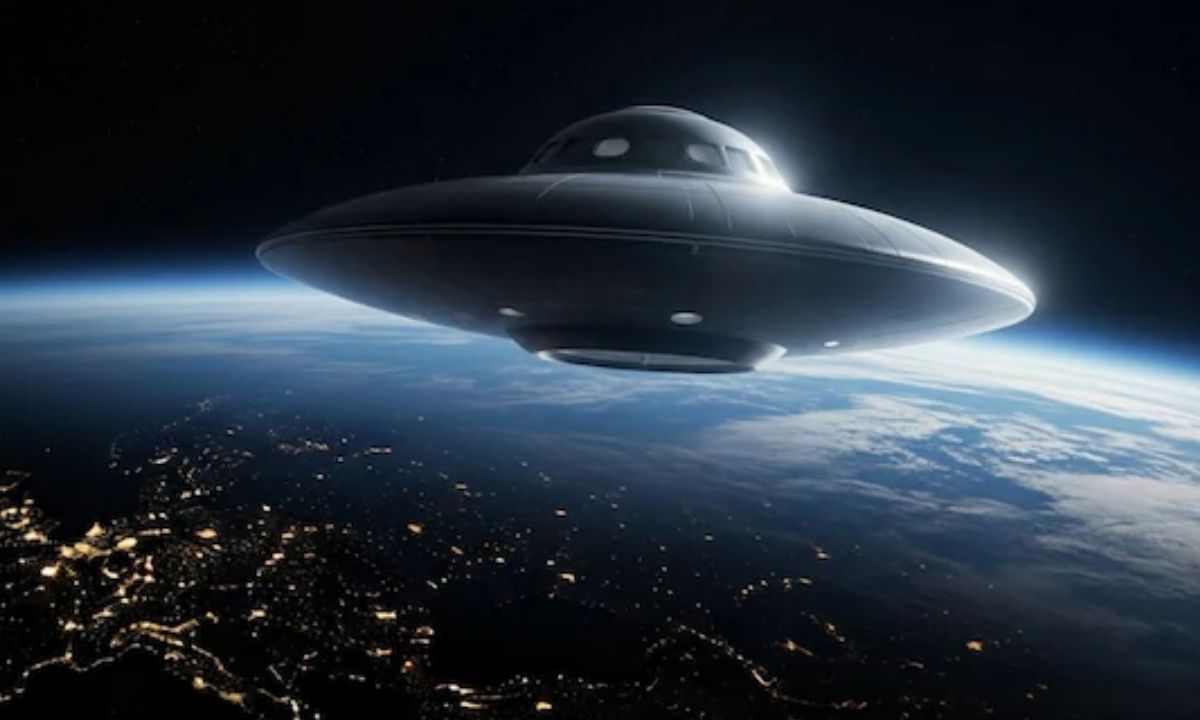 Are aliens about to attack? Scientists say there is a strange object near Earth