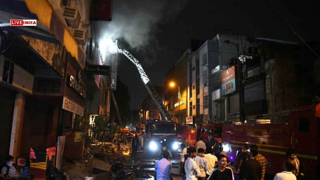 Man Found Dead in Vishal Mega Mart's Lift in Delhi’s Karol Bagh