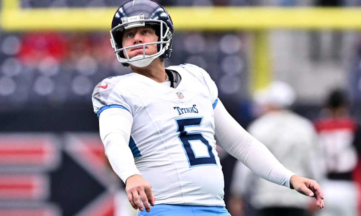 The Jets bring up veteran kicker Nick Folk to compete