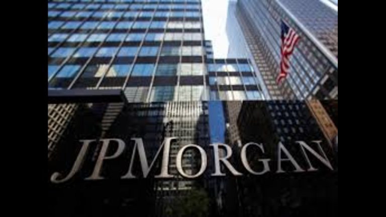 JPMorgan Strategist Backs Domestic Stocks Over Exporters Amid Rising Tariff Risks