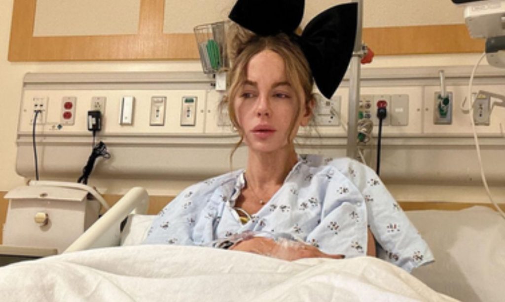 Why Was Kate Beckinsale Singing in a Hospital Gown?