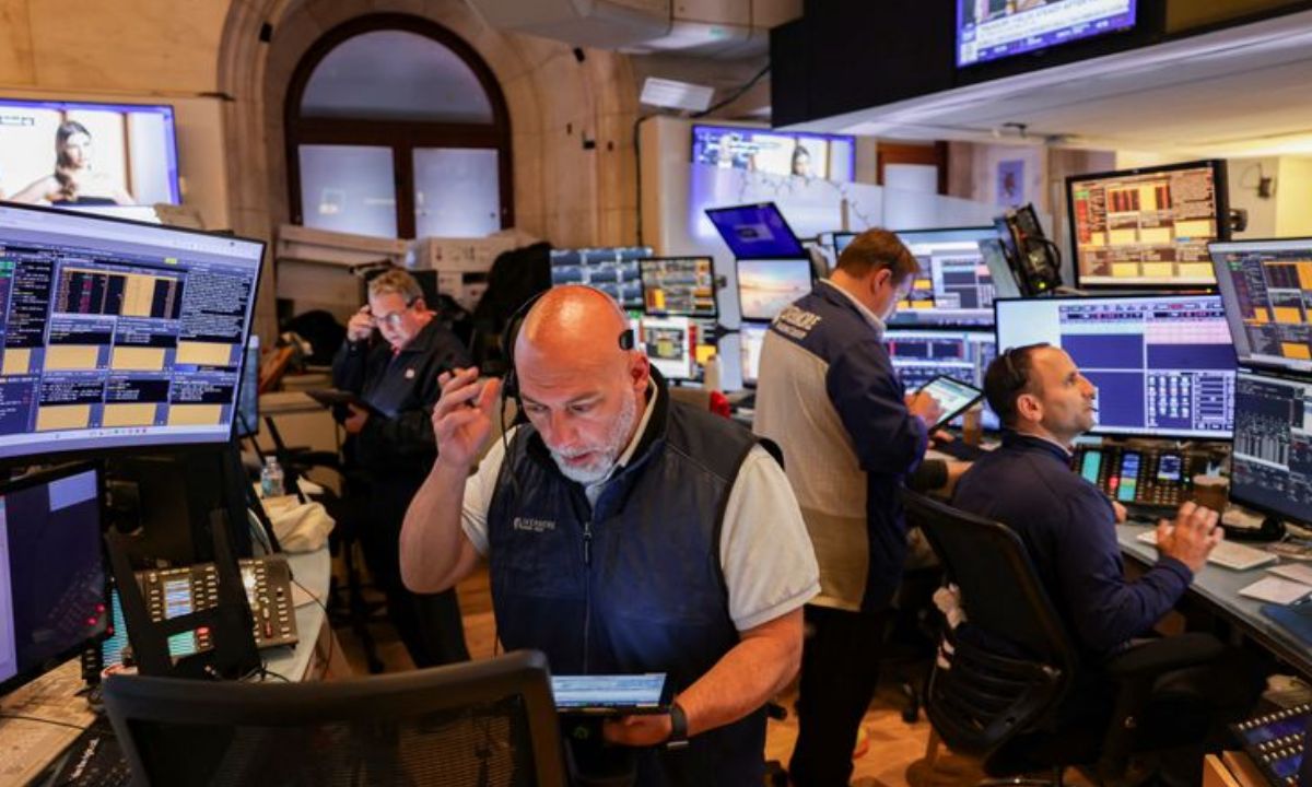 Plug stock rises after extending hydrogen supply agreement