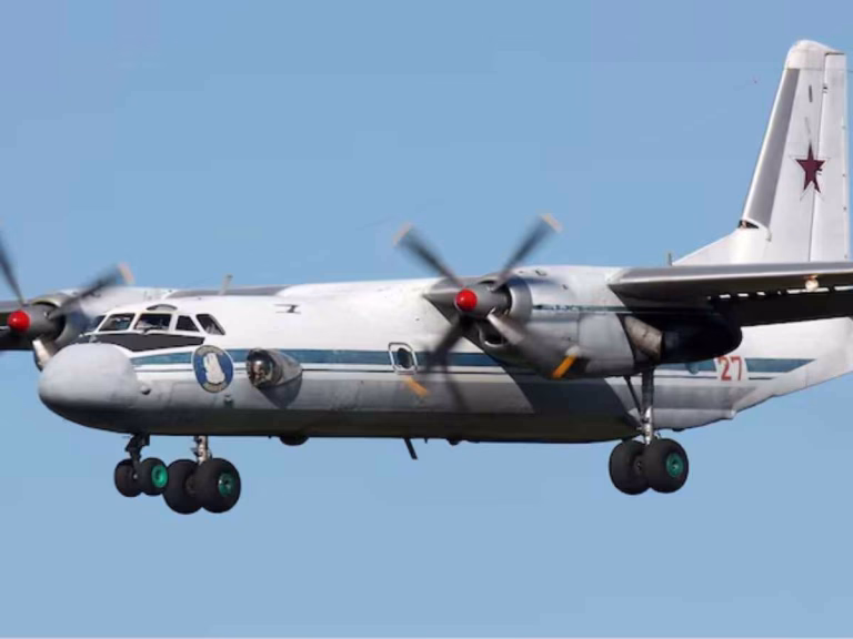 Russian Passenger Plane with 50 People Goes Missing Near China Border