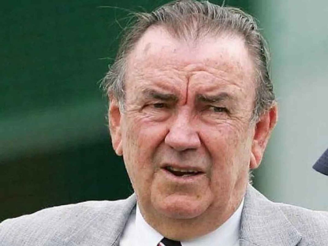Bob Simpson, Australian Cricket Legend and World Cup-Winning Coach Passes Away at 89