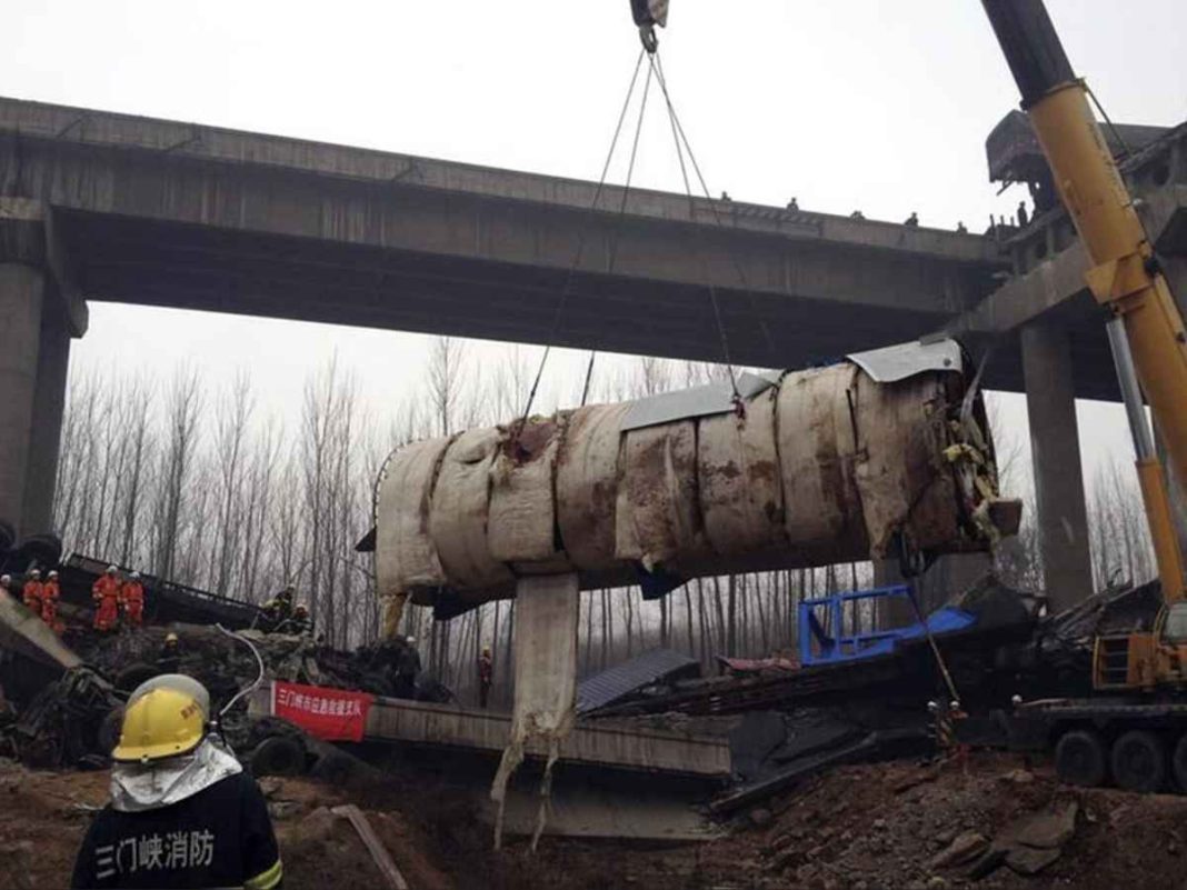 12 Dead, 4 Missing After Under-Construction Bridge Collapses in Northwest China