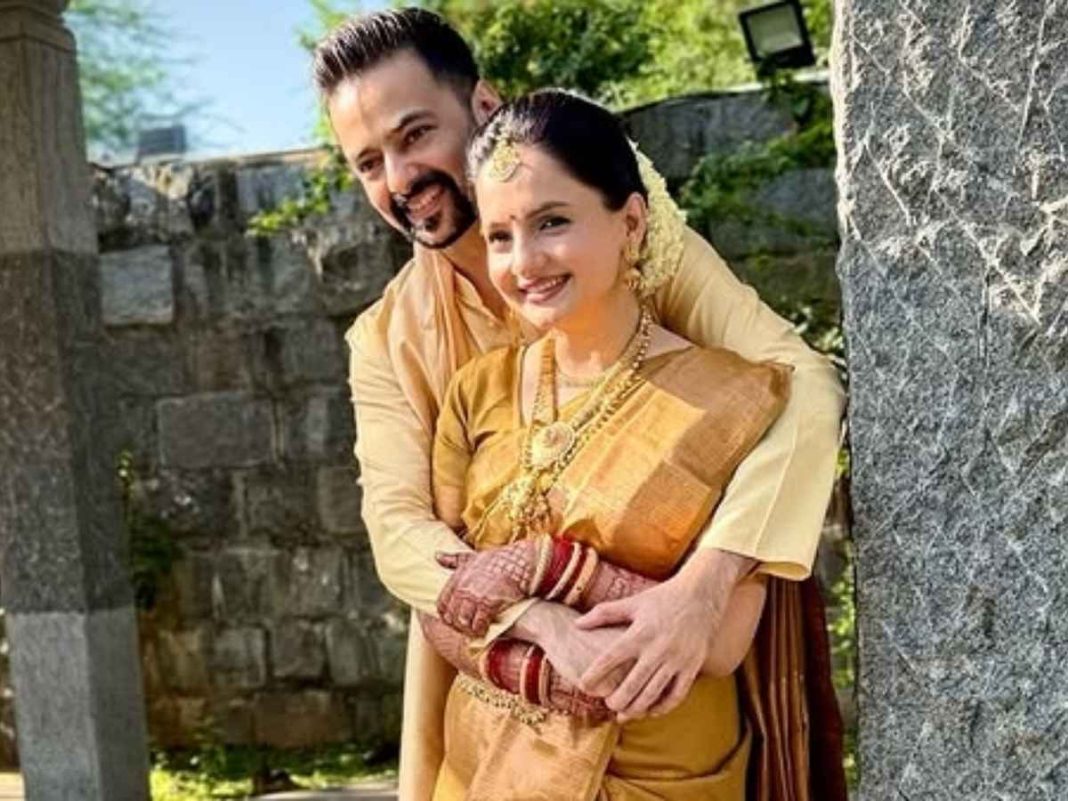 Gopi Bahu Aka Gia Manek Ties Knot To Varunn Jain, See Pics!