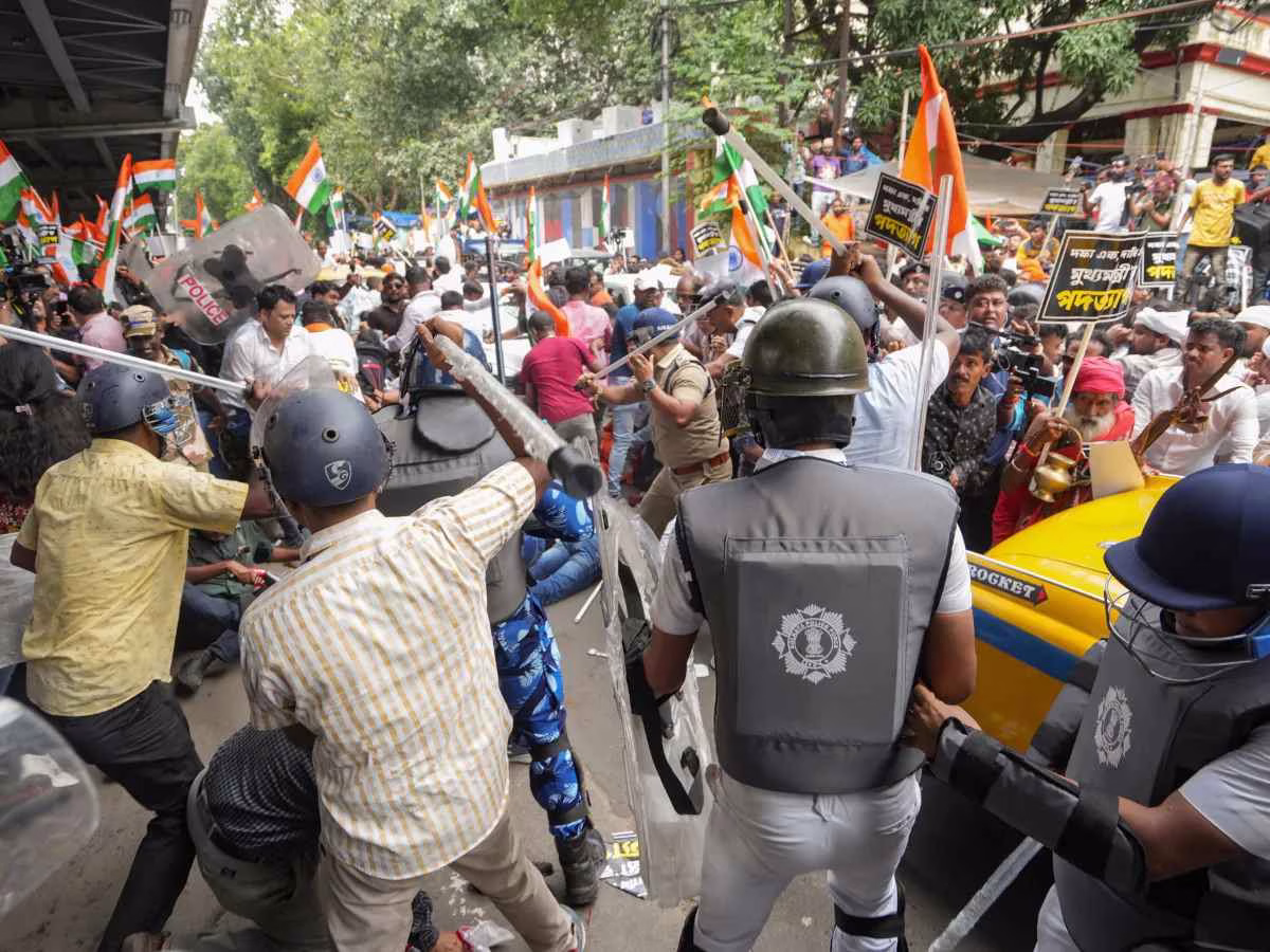 'Shankha' Broken, Head Injured: RG Kar Victim's Mother Alleges Police Assault During Chaotic Protest