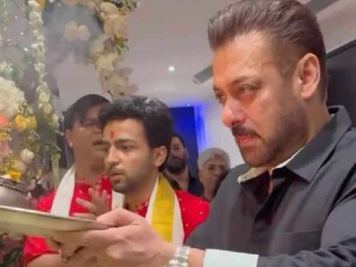 Salman Khan Performs Aarti As He Celebrates Ganesh Chaturthi With Family