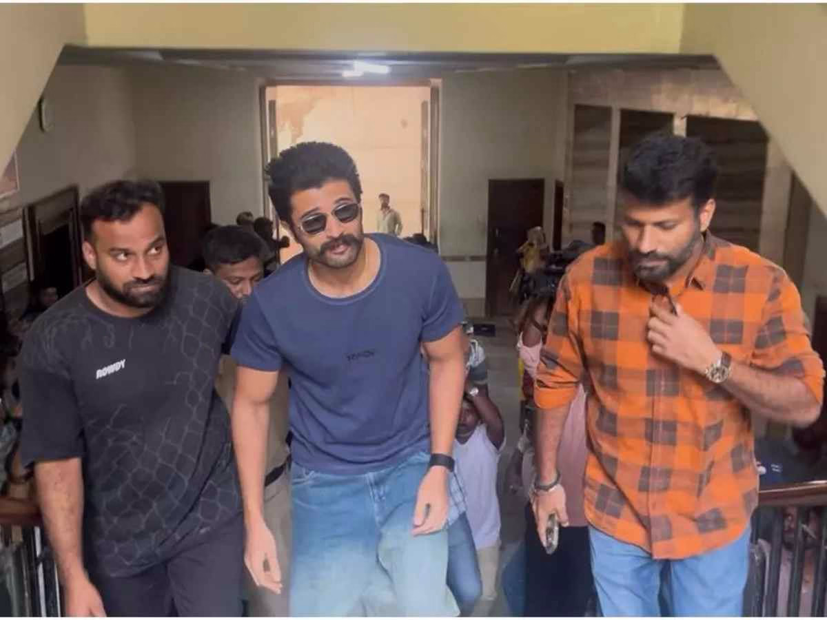 Vijay Deverakonda Appears Before ED In Illegal Betting Apps Case