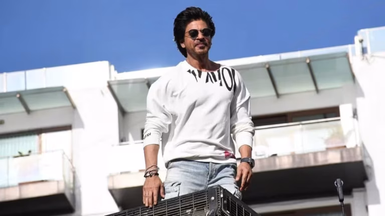 'Bhaade Pe Reh Raha Hoon': Shah Rukh Khan's Witty Reply To Fan Asking For Room In Mannat
