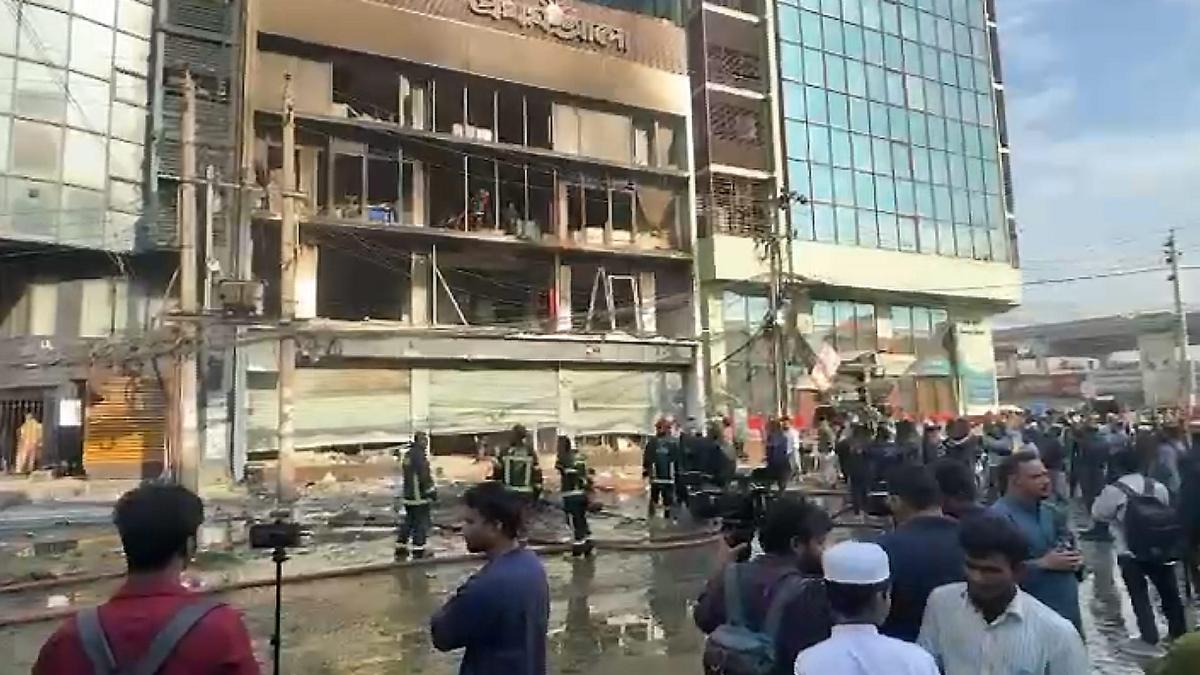 Bangladesh Urges Calm Amid Protests, Condemns Lynching Of Hindu Man