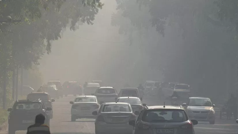 Delhi Chokes Under 'Very Poor' Air Quality as Smog Returns
