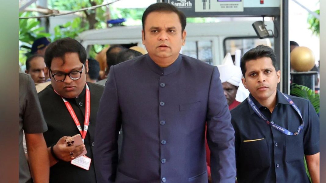 Shiv Sena (UBT) Alleges Threats by Maharashtra Assembly Speaker